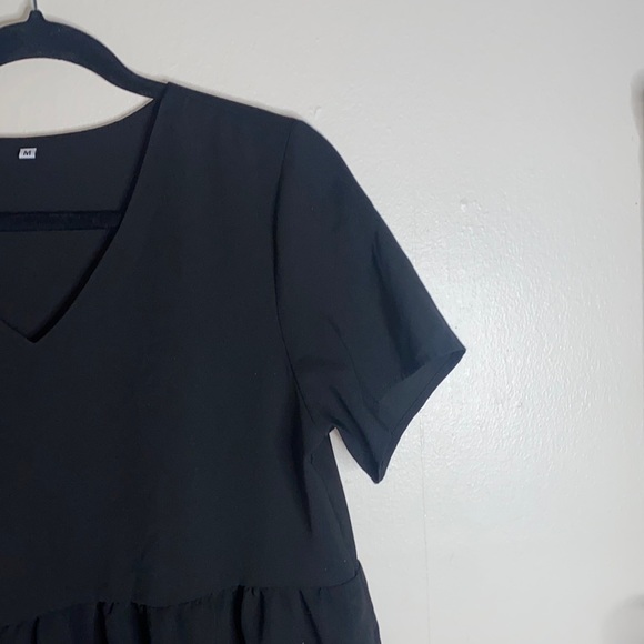 Dresses & Skirts - 🎈 Adorable black flowy dress!